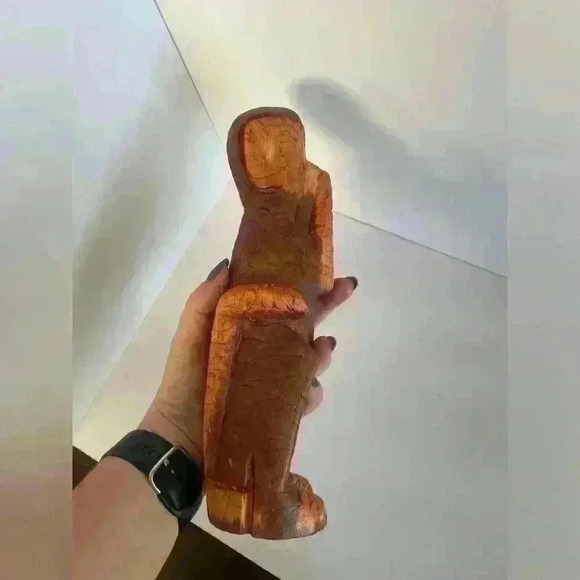 Hand Carved Whittled Wooden Embarrassed Monkey Hands Over Mouth Statue - Picture 6 of 8